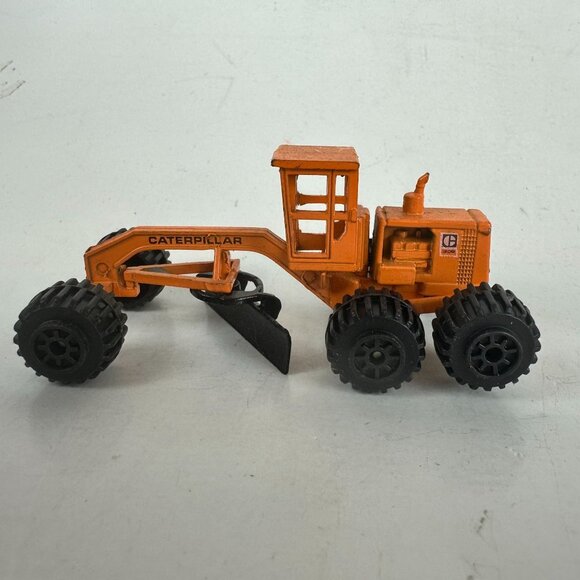 Vintage Diecast Construction Vehicles Lot of 9 - Hough Payloader Bulldozers Load - Picture 6 of 16